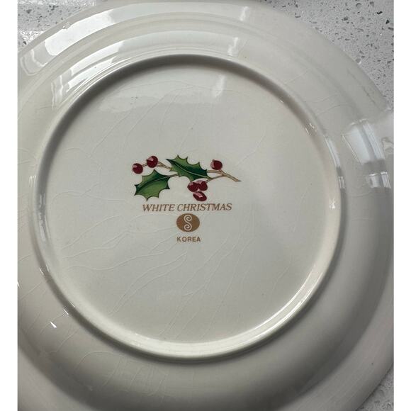 Vintage Sango White Christmas 4 Dinner Plates - Picture 3 of 3